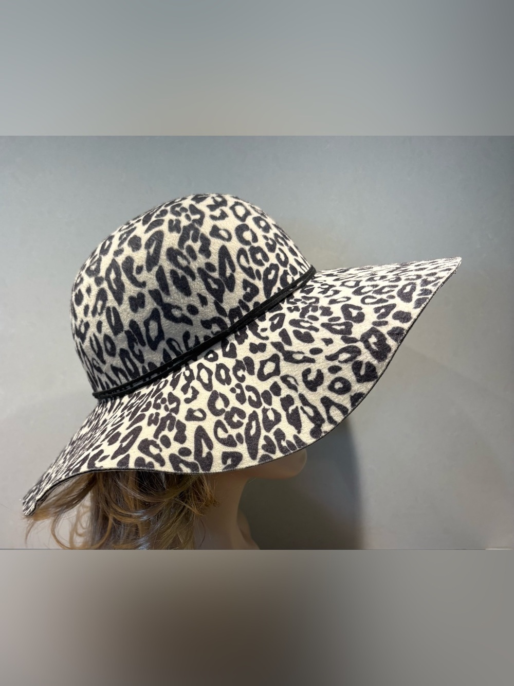Something Special Leopard Print Wide Brim Sun Hat Polyester Cream and Black - Picture 4 of 8